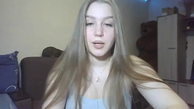 yourhoney Lola  online show from 10.20.25