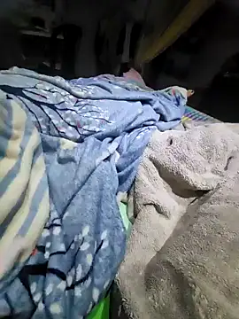 Snapshot of slfemale chatting on 09.18.25 slfemale online show from 09.18.25