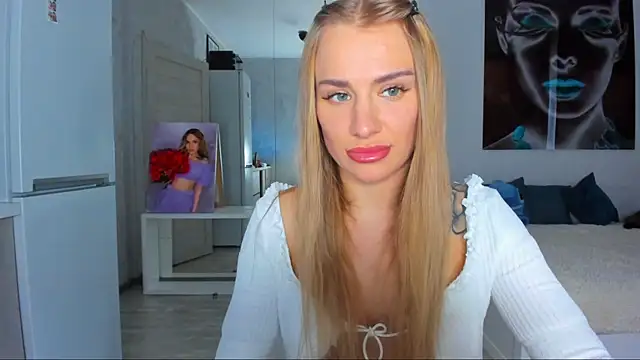 Snapshot of MashaFromRussia__ chatting on 10.12.25 MashaFromRussia online show from 10.12.25