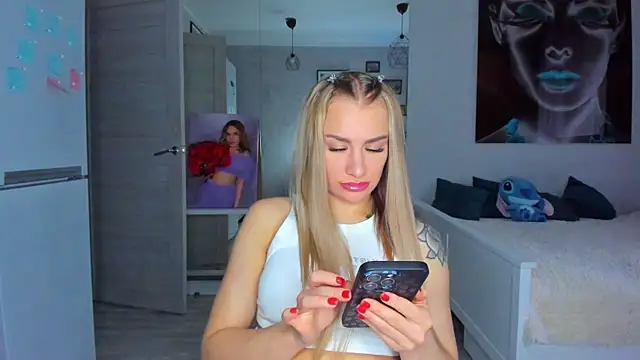 Snapshot of MashaFromRussia__ chatting on 11.12.25 MashaFromRussia online show from 11.12.25