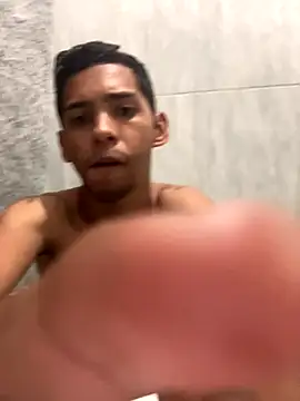 Snapshot of Oqui chatting on 10.07.25 Oqui online show from 10.07.25