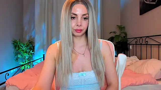 VelvetEliza online show from 04.04.26