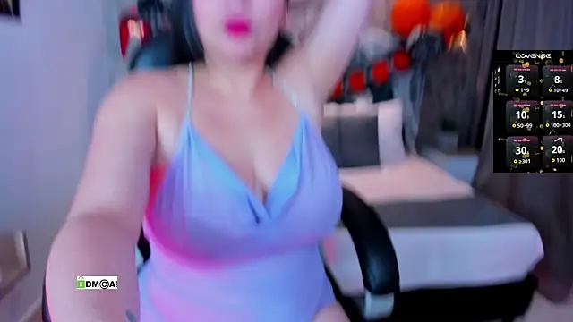 susanasmith18 online show from 10.30.25