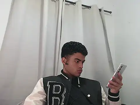 Snapshot of camillo_beischel_ chatting on 09.30.25 camillo beischel online show from 09.30.25