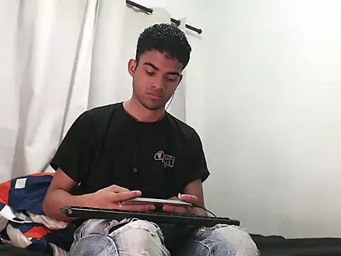 Snapshot of camillo_beischel_ chatting on 10.01.25 camillo beischel online show from 10.01.25