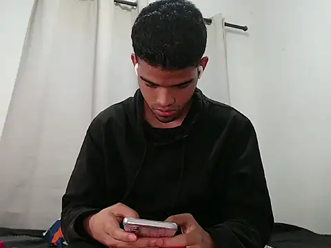 Snapshot of camillo_beischel_ chatting on 10.11.25 camillo beischel online show from 10.11.25