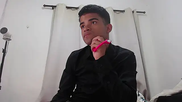 Snapshot of camillo_beischel_ chatting on 11.07.25 camillo beischel online show from 11.07.25