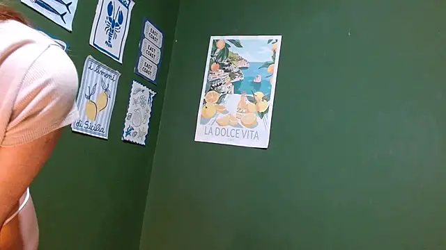 Roxiehood online show from 12.03.25