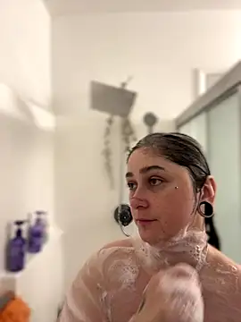 Alix Valentine online show from 10.15.25