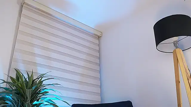 Snapshot of DeusbelliS chatting on 09.23.25 DeusbelliS online show from 09.23.25