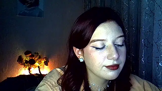 Lily Ember online show from 10.06.25