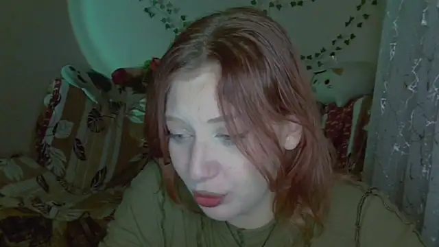 Lily Ember online show from 12.04.25