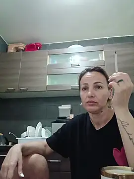 Snapshot of Aly-john1985 chatting on 10.25.25 Aly-john1985 online show from 10.25.25