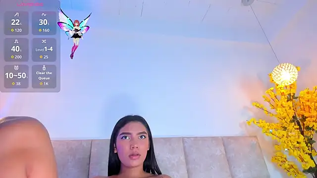 Snapshot of AbellaDannger chatting on 10.20.25 AbellaDannger online show from 10.20.25