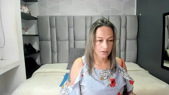 Charlot milf online show from 09.22.25