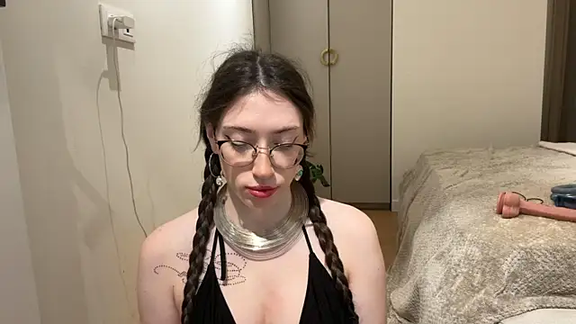 Snapshot of Kelly_Berry__ chatting on 03.29.26 Kelly Berry online show from 03.29.26