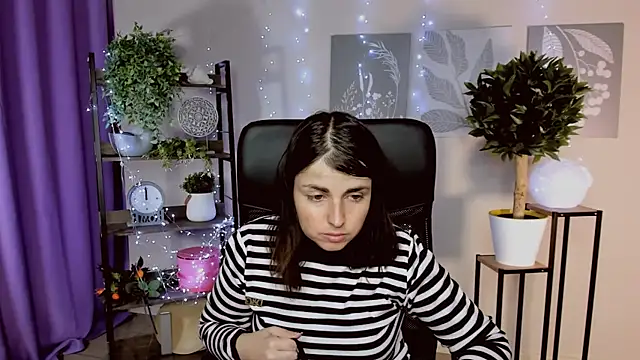 MartaEdams online show from 04.07.26