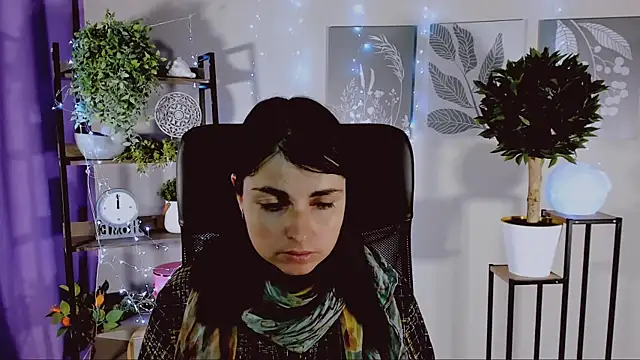 Snapshot of MartaEdams chatting on 04.22.26 MartaEdams online show from 04.22.26