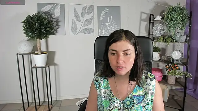 Snapshot of MartaEdams chatting on 06.30.26 MartaEdams online show from 06.30.26