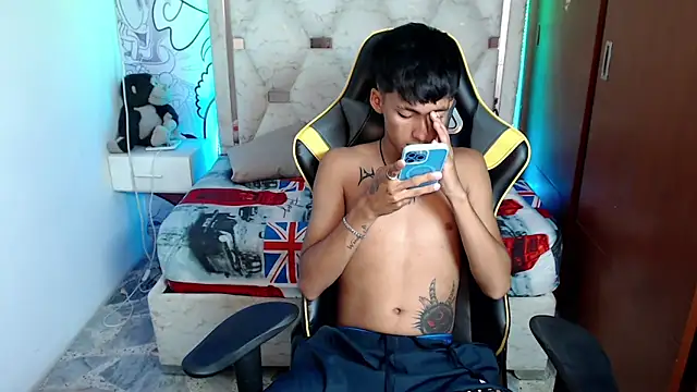 Snapshot of yiisu_ chatting on 10.06.25 yiisu online show from 10.06.25