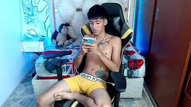 Snapshot of yiisu_ chatting on 10.11.25 yiisu online show from 10.11.25