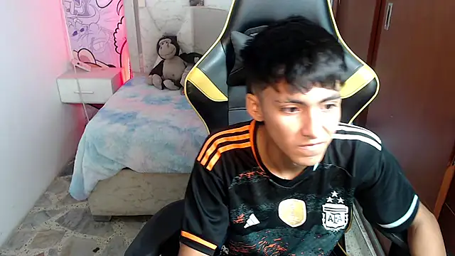 Snapshot of yiisu_ chatting on 10.25.25 yiisu online show from 10.25.25