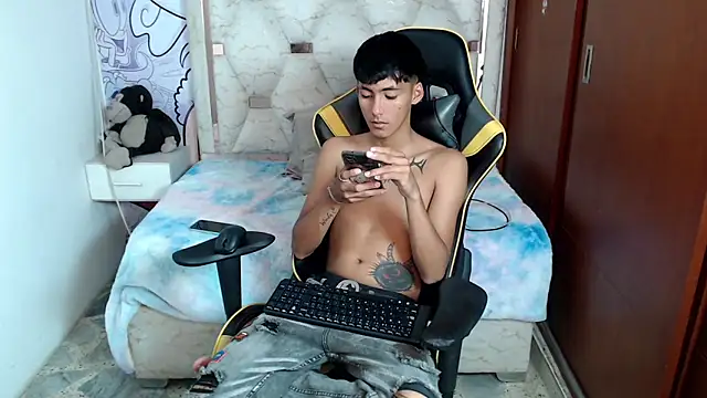 Snapshot of yiisu_ chatting on 10.26.25 yiisu online show from 10.26.25