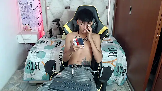 Snapshot of yiisu_ chatting on 11.14.25 yiisu online show from 11.14.25