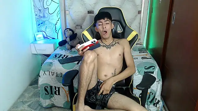 Snapshot of yiisu_ chatting on 11.15.25 yiisu online show from 11.15.25