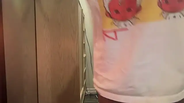 kSwisssxxx online show from 10.28.25