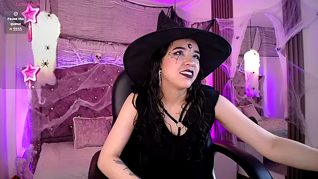 Amara Davis online show from 10.29.25