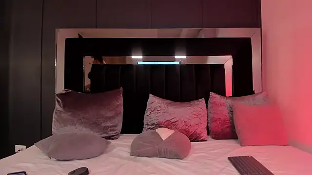 sofiaa brown online show from 09.10.25