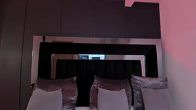 sofiaa brown online show from 10.17.25