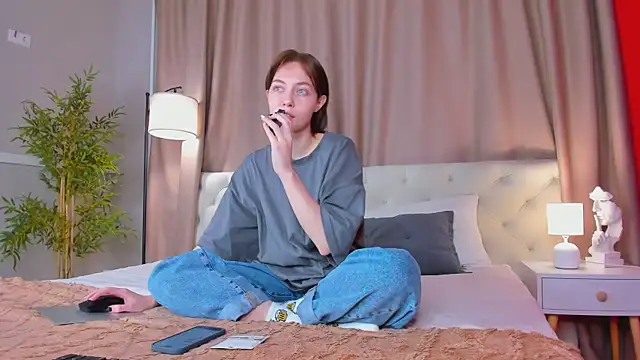 Snapshot of Skelerata chatting on 10.23.25 Skelerata online show from 10.23.25