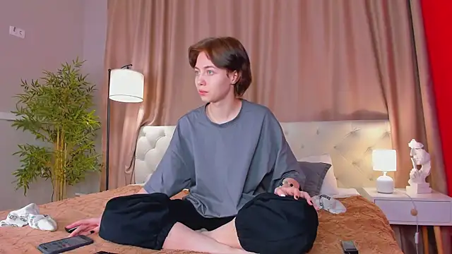 Snapshot of Skelerata chatting on 10.24.25 Skelerata online show from 10.24.25