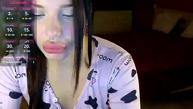 Snapshot of Cassie_Pinkkk chatting on 10.25.25 Cassie Pinkkk online show from 10.25.25