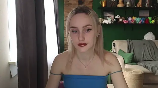 Snapshot of Belle_Vill3575 chatting on 10.04.25 Belle Vill3575 online show from 10.04.25