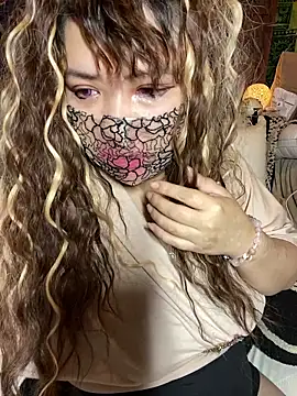 xoxLILxMELOxox online show from 10.10.25