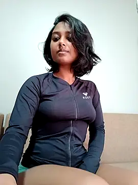 Snapshot of littlemissdevil69 chatting on 10.08.25 littlemissdevil69 online show from 10.08.25