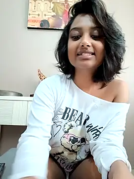 Snapshot of littlemissdevil69 chatting on 10.28.25 littlemissdevil69 online show from 10.28.25