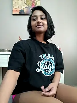 Snapshot of littlemissdevil69 chatting on 10.30.25 littlemissdevil69 online show from 10.30.25