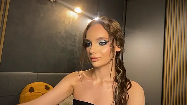 Snapshot of litlle_angelll chatting on 10.09.25 litlle angelll online show from 10.09.25