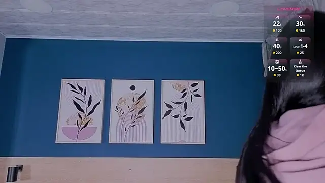 Snapshot of SarahMiler_ chatting on 09.13.25 SarahMiler online show from 09.13.25