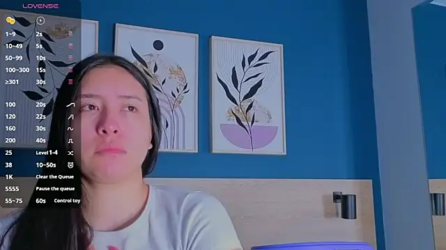 Snapshot of SarahMiler_ chatting on 10.20.25 SarahMiler online show from 10.20.25