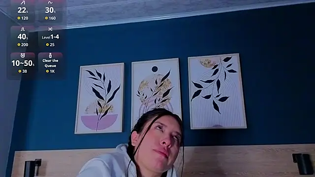 Snapshot of SarahMiler_ chatting on 10.22.25 SarahMiler online show from 10.22.25