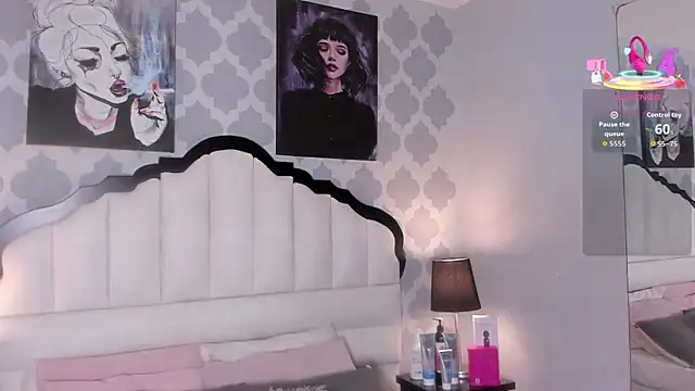 Snapshot of SarahMiler_ chatting on 10.28.25 SarahMiler online show from 10.28.25