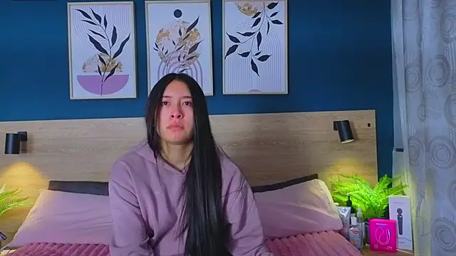 SarahMiler  online show from 11.24.25