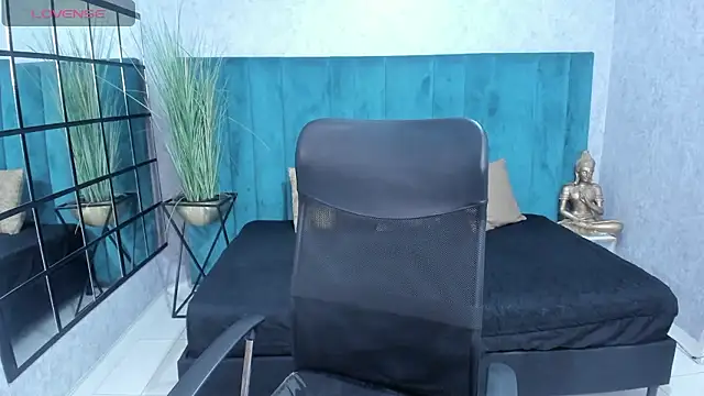 Snapshot of VictoriaaBlair chatting on 02.25.26 VictoriaaBlair online show from 02.25.26