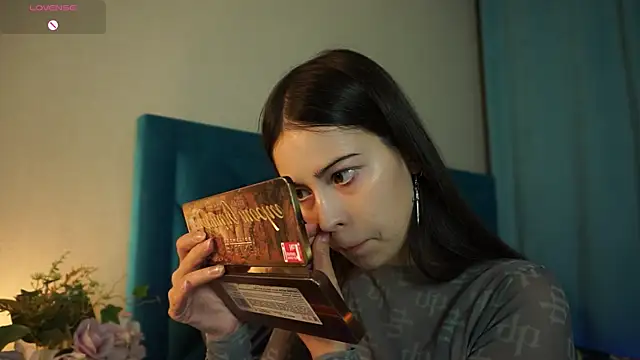 ywixos online show from 10.12.25