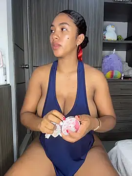 Mia sweet80 online show from 11.17.25